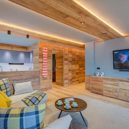 Simona Luxury Few Steps From - Happy * Sestriere